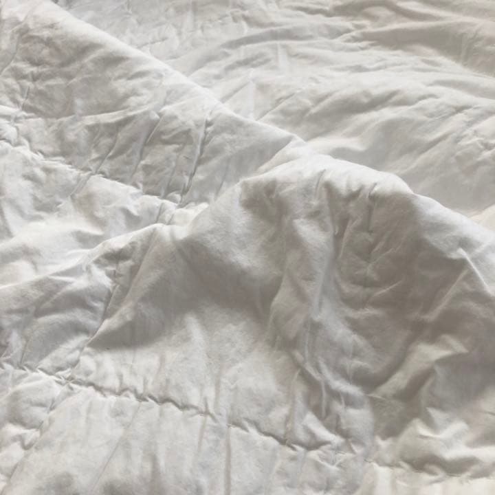 手縫いハンドワークキルトパッチワークマルチカバー　ホワイトコットン