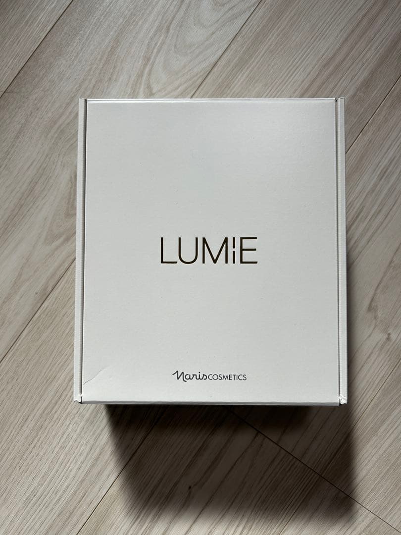 ナリス　ルミエ　美顔器