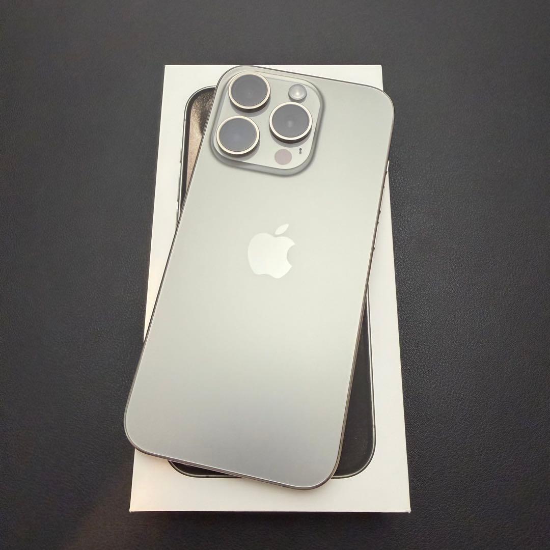 iPhone 15 Pro ナチュラルチタニウム 256 GB SIMフリー