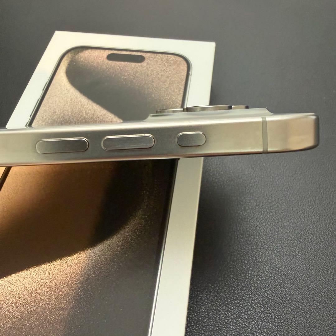 iPhone 15 Pro ナチュラルチタニウム 256 GB SIMフリー