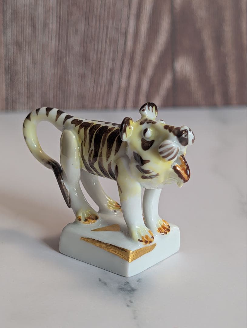 【Meissen マイセン】干支シリーズ　手びねり　フィギュリン　寅　トラ　置物