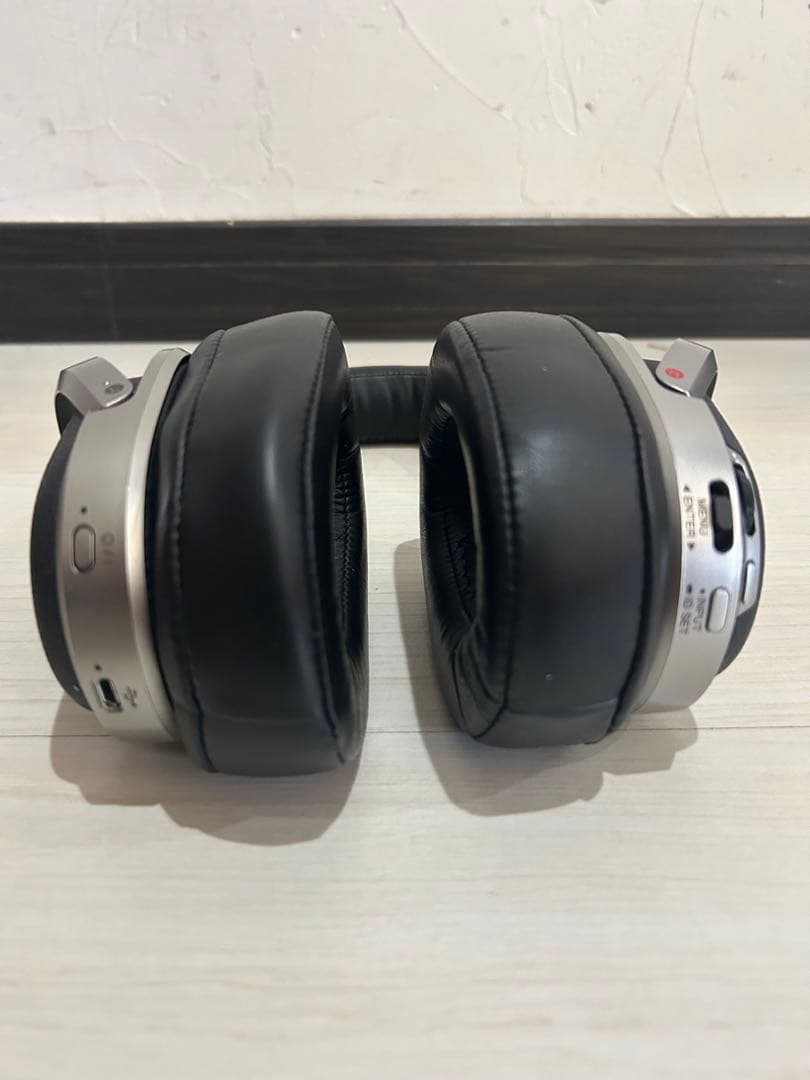 【美品】SONY デジタルサラウンドヘッドホンシステム MDR-HW700DS
