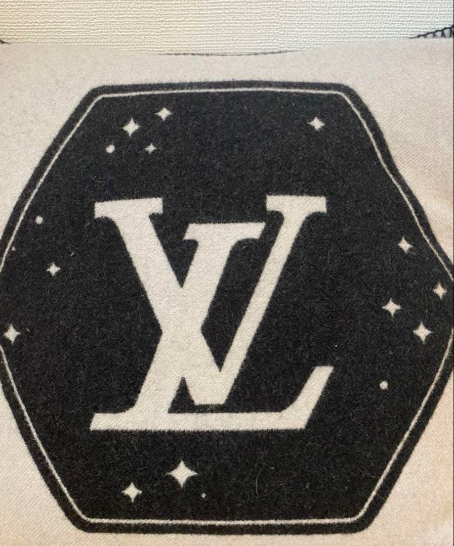 LOUIS VUITTON 宇宙飛行士クッション