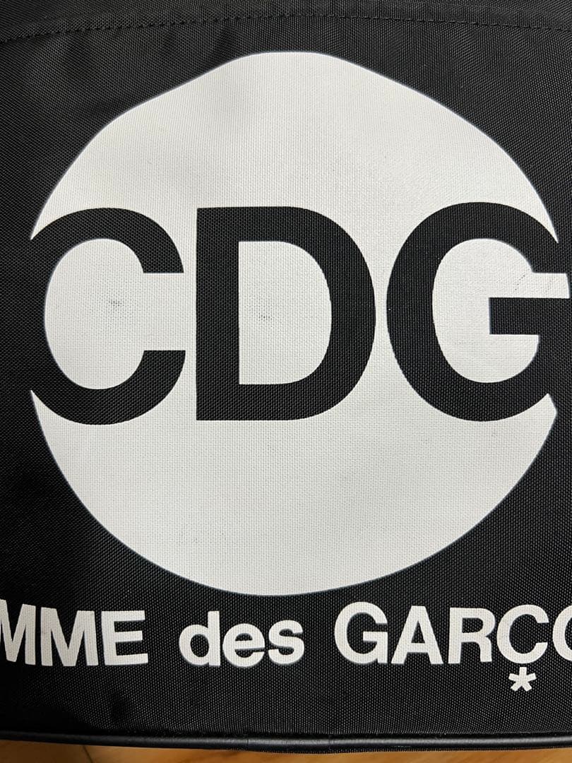 COMME des GARÇONS ショルダーバッグ　黒　CDG