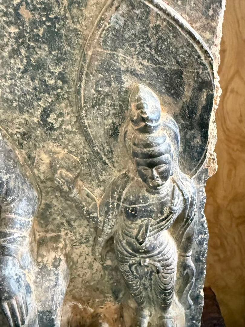 中国　石佛　三尊佛　台付　仏教美術　高さ約51cm 送料込み251211