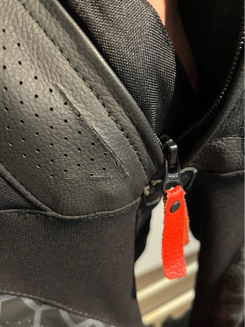 BERIK レーシングスーツ 黒/赤/白