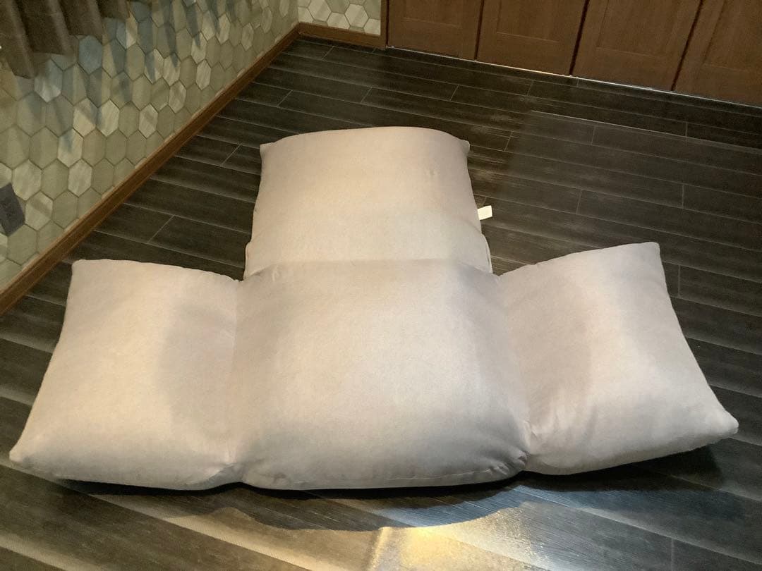 チーコ　リクライニング　フロアソファ