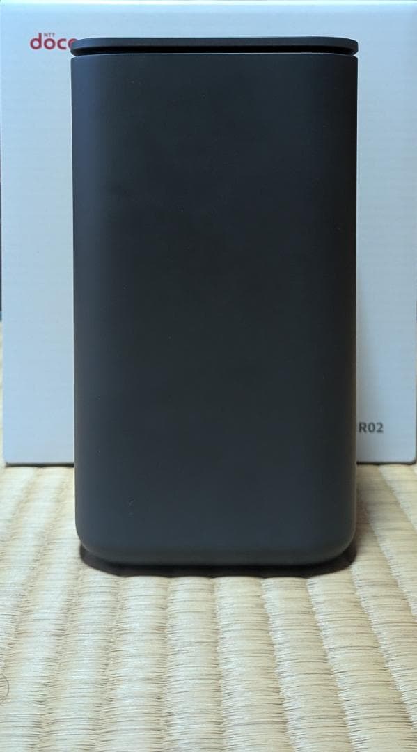 docomo  5G HR02 本体｜付属品付き•初期化済・即利用可