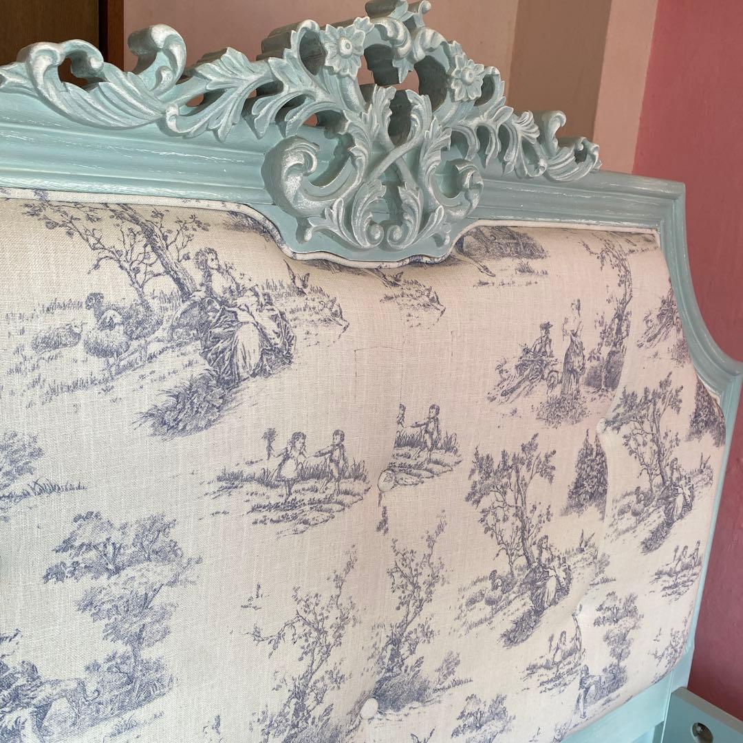 【引き取り限定】クイーンサイズベッドフレームのみ　シャビーシック