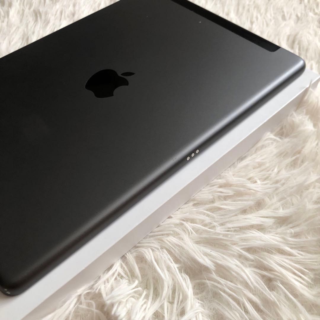 【完動品】iPad 第8世代 128GB SIMフリー【すぐ発送】