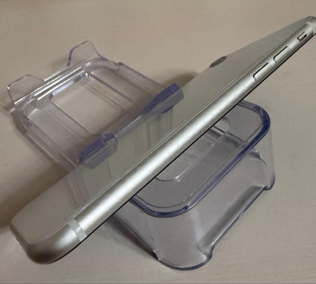 【超美品】iPhone SE3 第3世代 SIMフリー 128GB スターライト