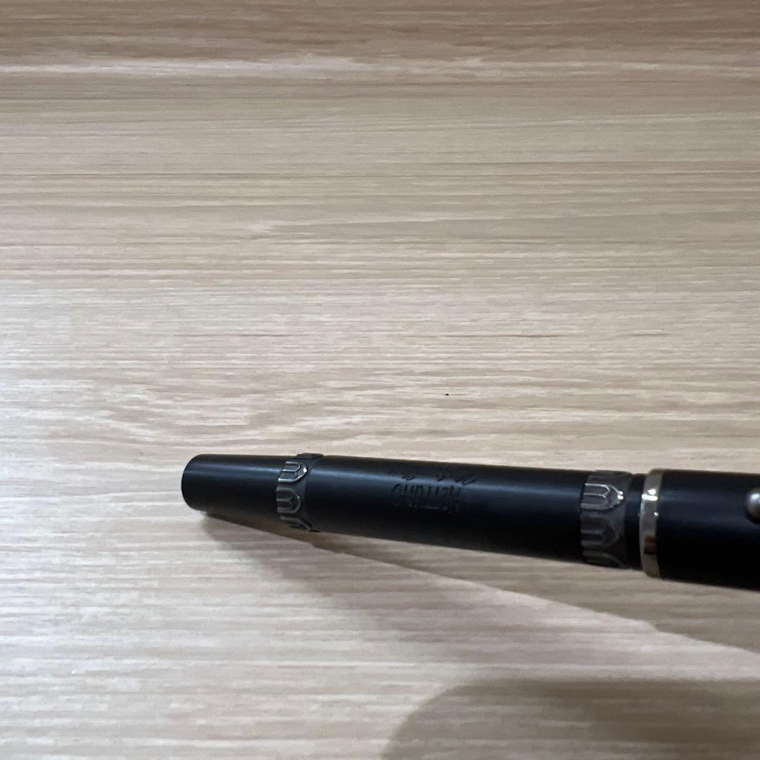 黒　金属製　万年筆