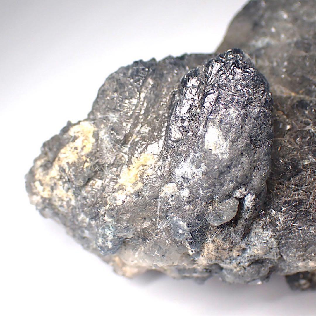 【パキスタン/ザギ産】リーベカイトインクォーツ(ザギマウンテンクォーツ)