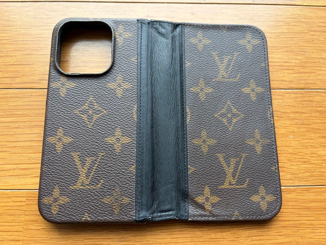 LOUIS VUITTON iPhone 15 PRO フォリオ ケース 手帳