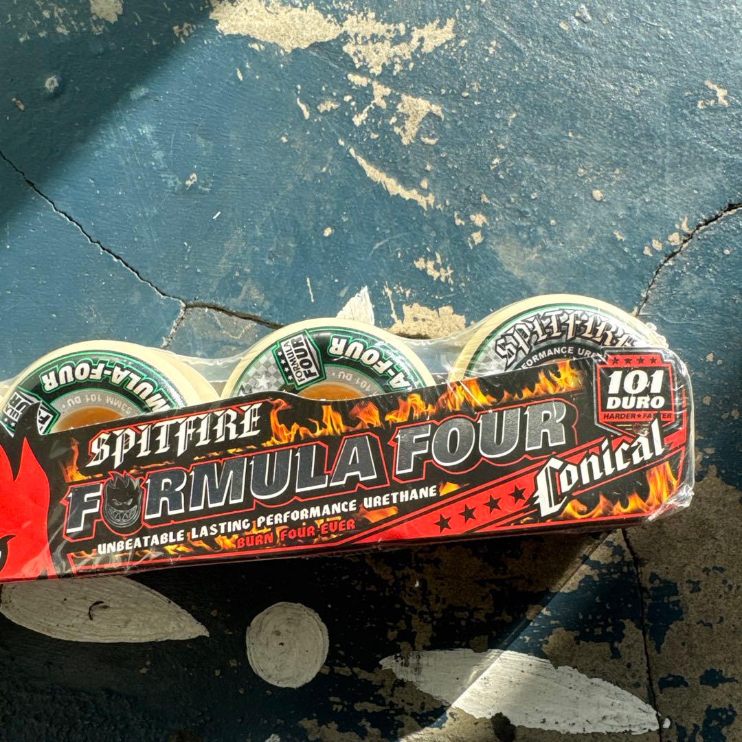 Spitfireフォーマル4コニカル53mm101a 定価¥9,130