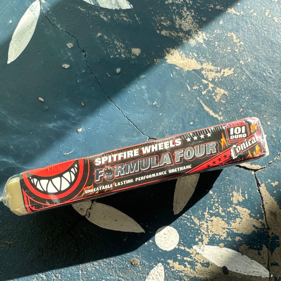 Spitfireフォーマル4コニカル53mm101a 定価¥9,130