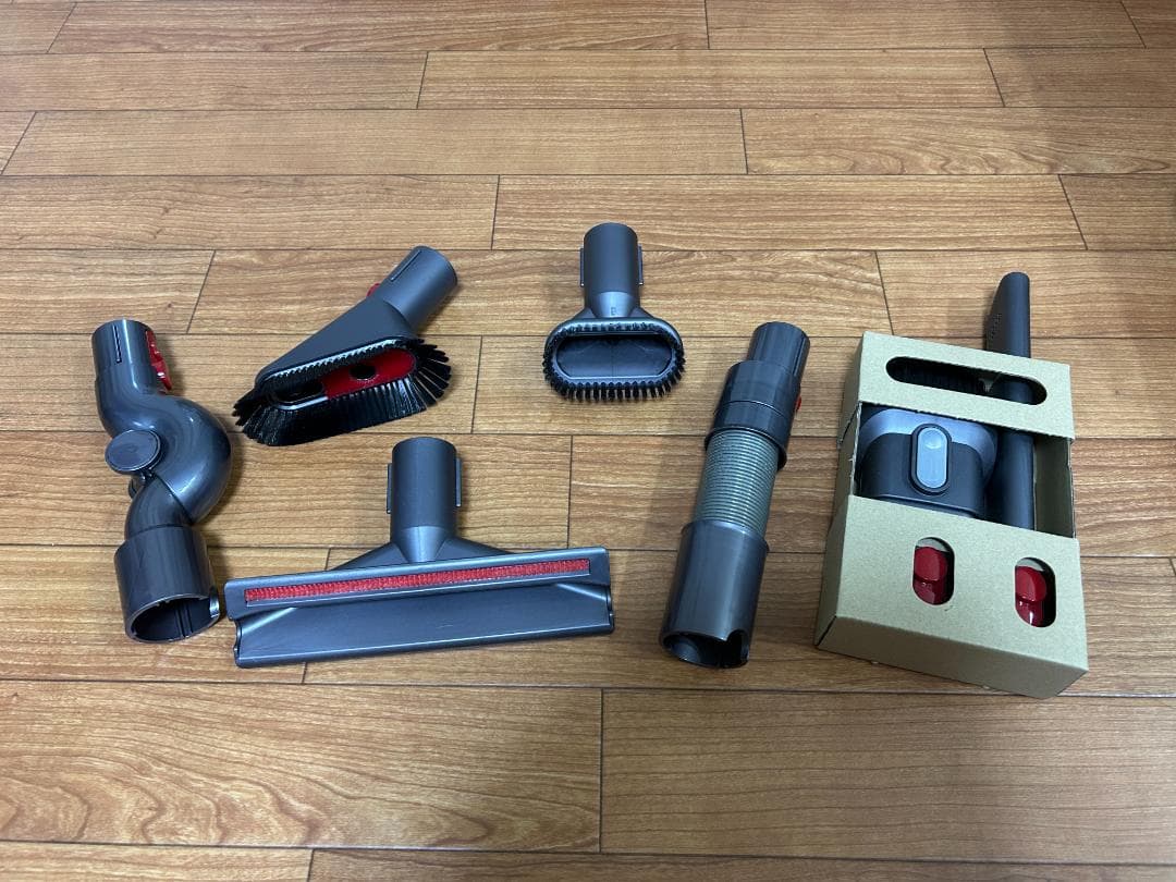 【美品 使用少】dyson V8 slim fluffy 【未使用】アクセサリ
