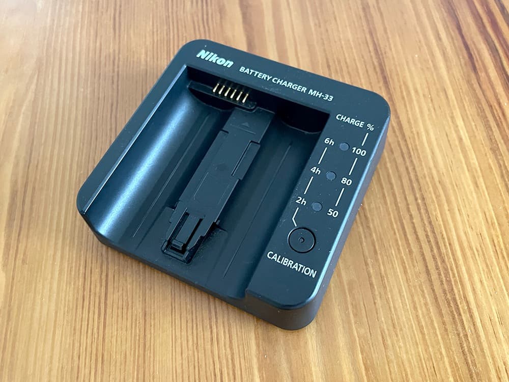 Nikon一眼レフカメラ D5 (CF) ボディ+バッテリー＆充電器 付属