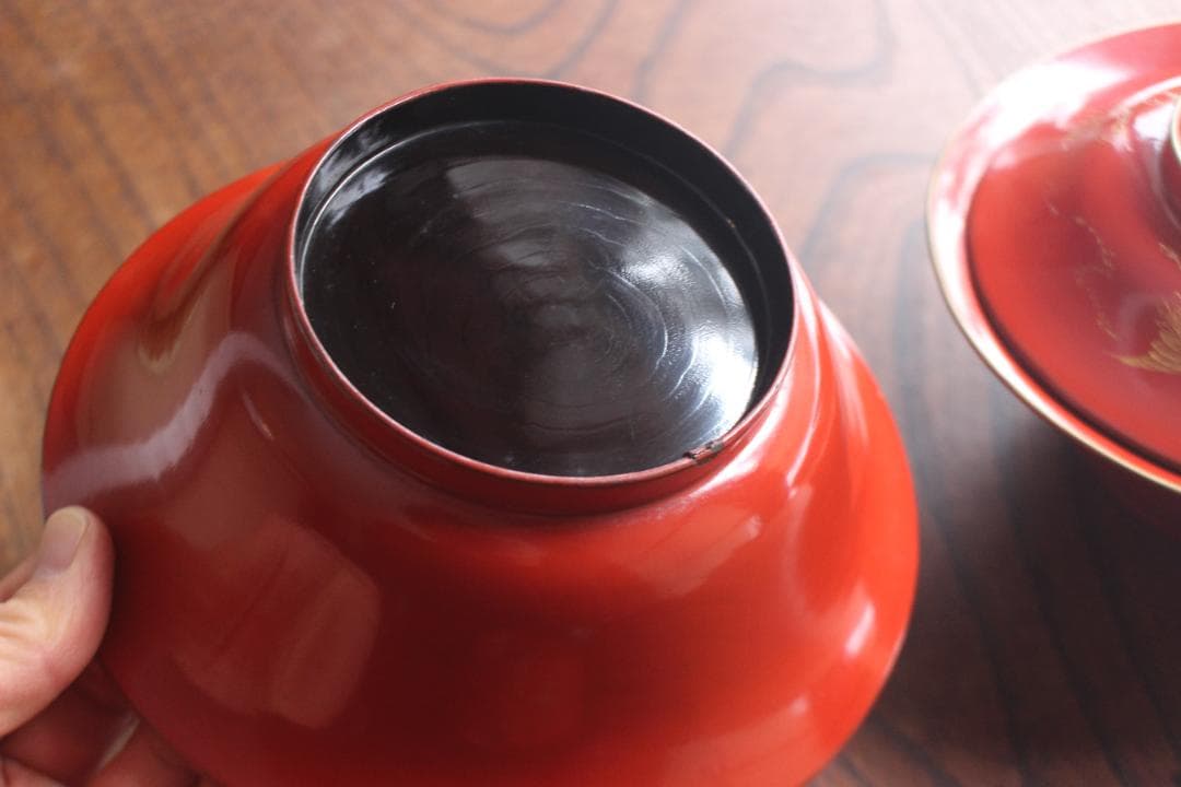 傷あり！時代金縁朱漆に優美な松鶴亀沈金の映える大椀2点（検輪島塗沈金椀雑煮椀