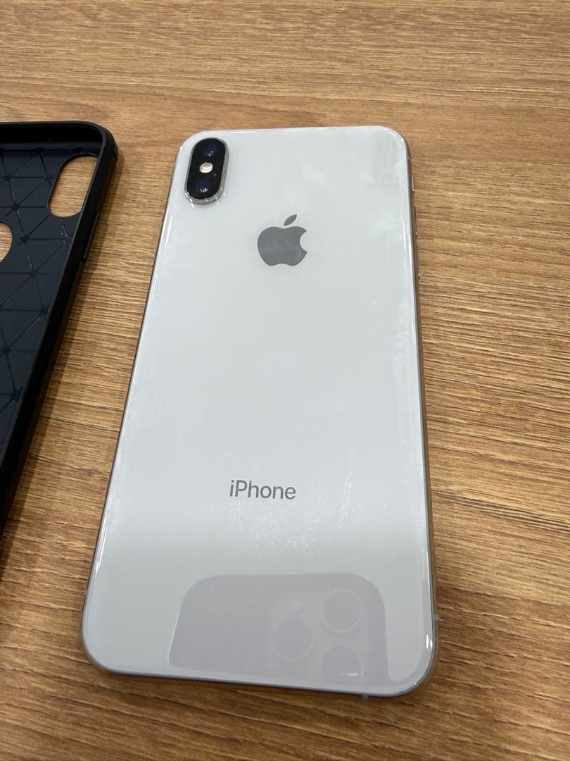 Apple iPhone XS シルバー ケース付き