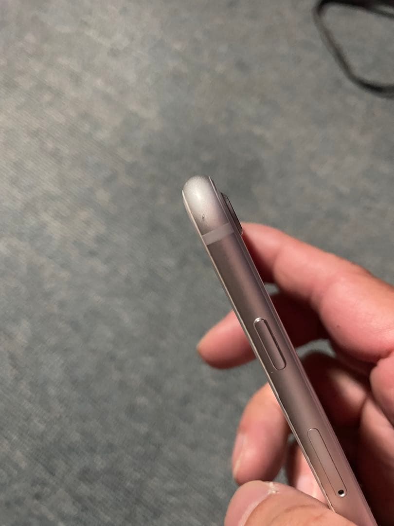 Apple iPhone 8 シルバー　64GB