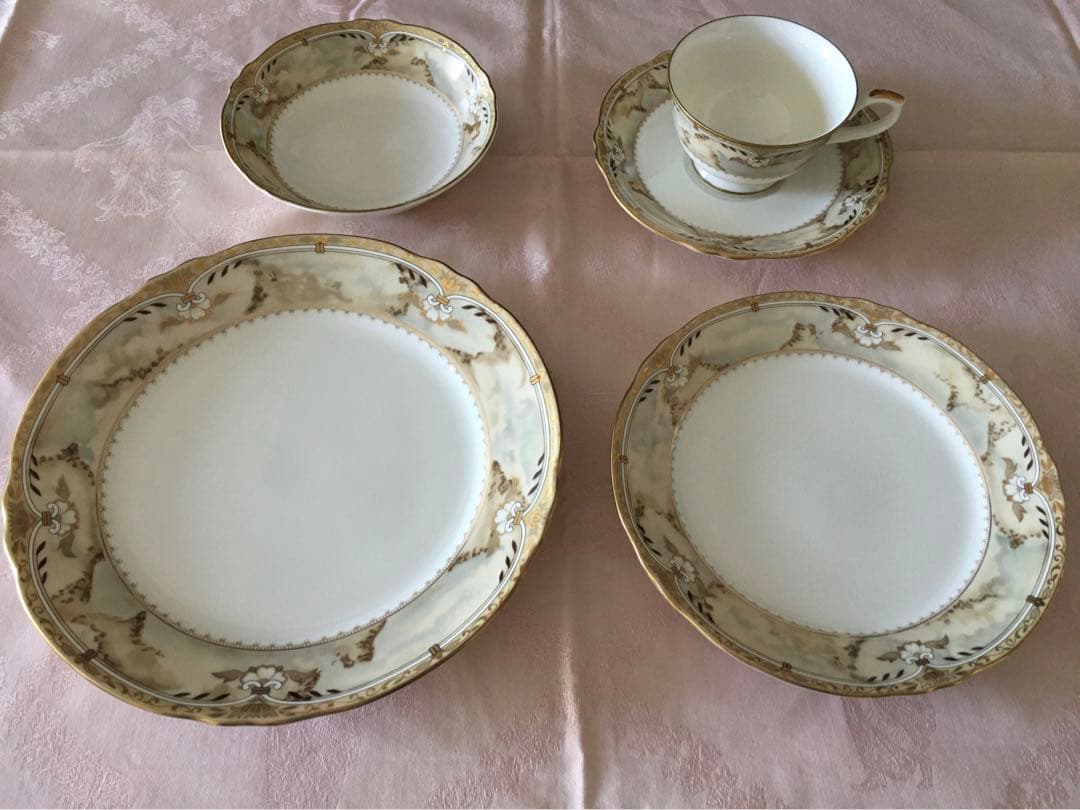 ナルミ　食器セット