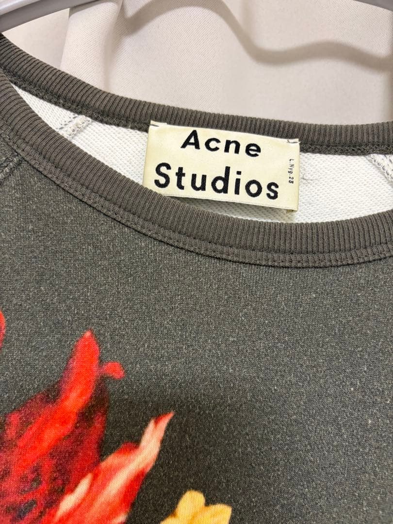 けいちゃん　Acne Studios フラワープリント スウェット