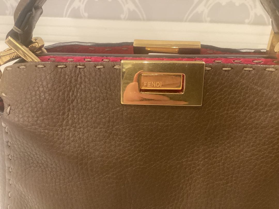 フェンディ　ピーカブー　エッセンシャリー　セレリア　ブラウン