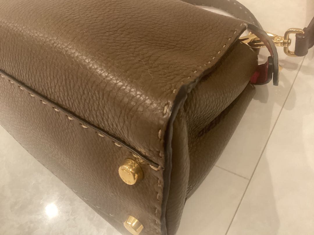 フェンディ　ピーカブー　エッセンシャリー　セレリア　ブラウン