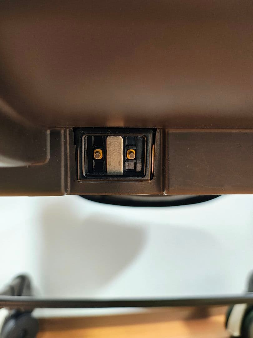 Combi 『ネムリラAT 』ハイローチェア　電動　　本日最終値下げ！！