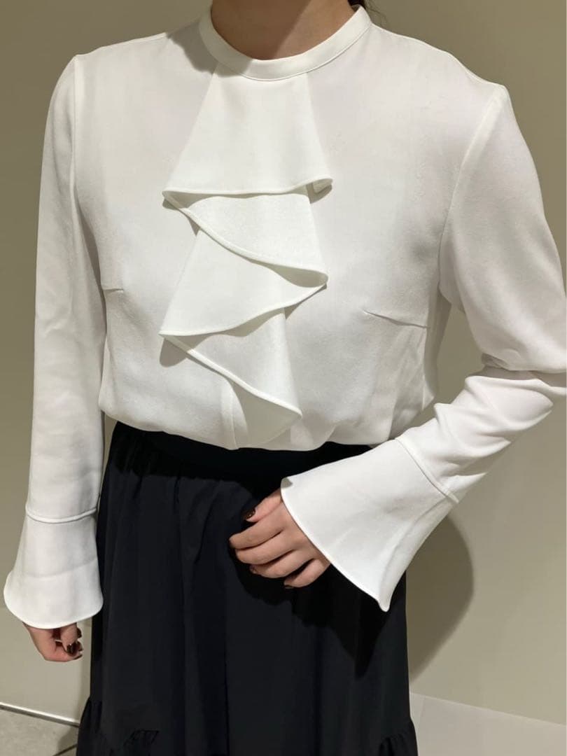 アルアバイル　ルルウィルビー ラッフルスタンドブラウス