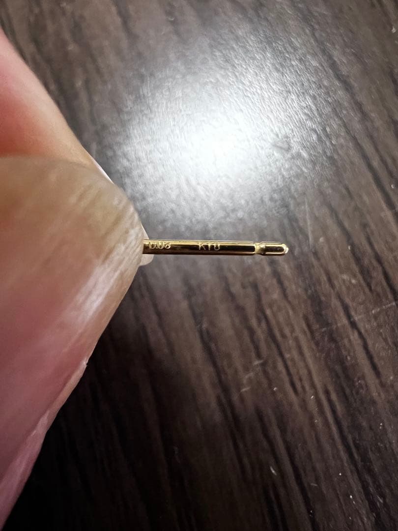 リトルエンブレム未使用に近いピアス片耳 2個出品中