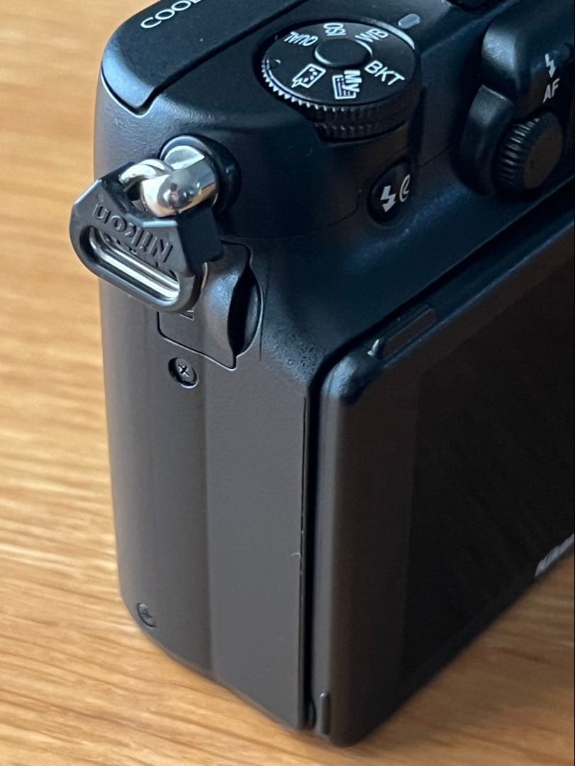 【Nikon COOLPIX P7100】コンパクトデジタルカメラ