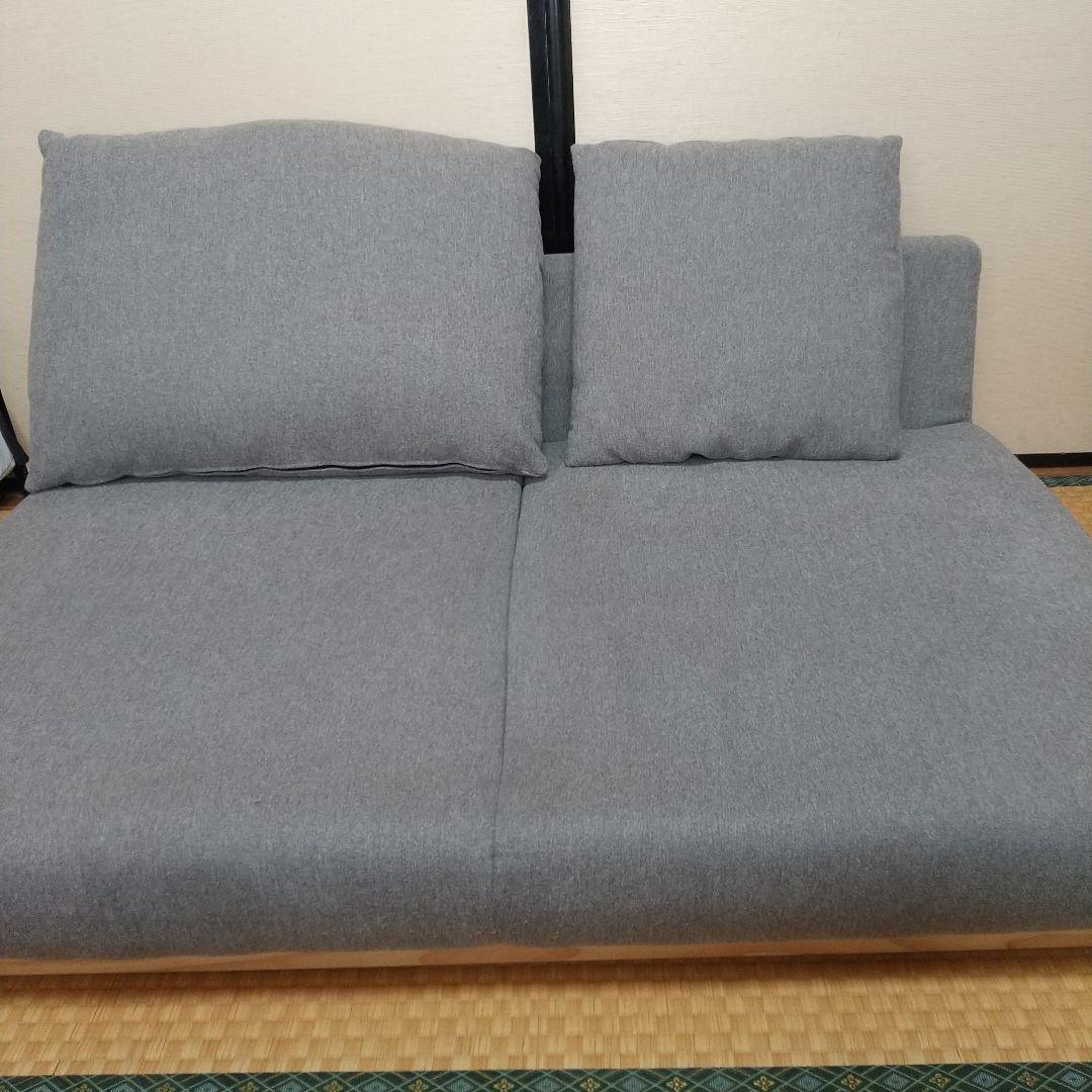 グレー ソファベッド 2つのクッションは別