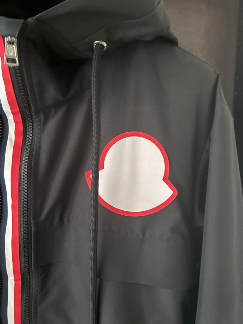 モンクレール　ナイロンブルゾン