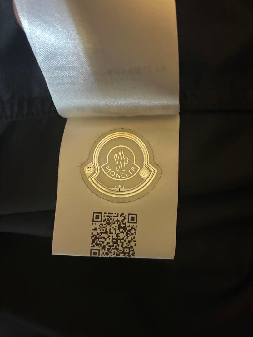 モンクレール　ナイロンブルゾン