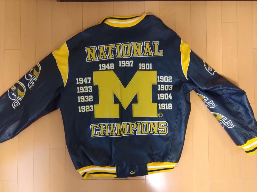 NFL NCAAフットボール　ミシガン・ウルヴァリンズ　ani革ジャン　ジップ