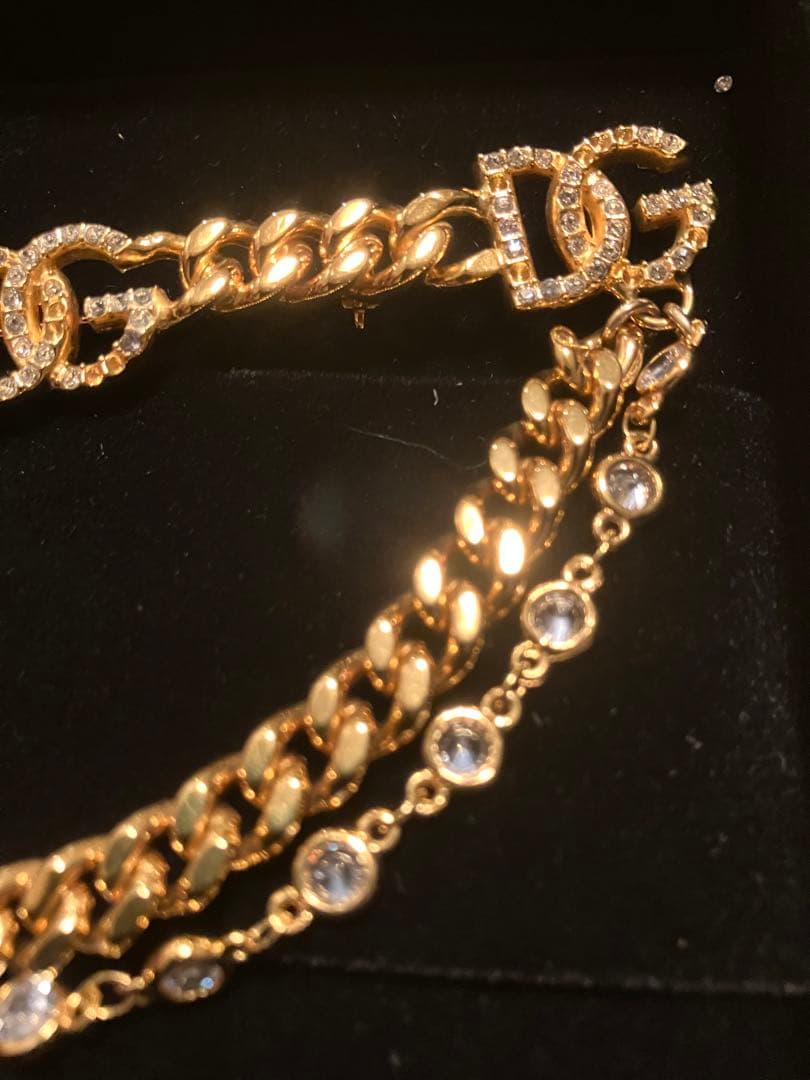 ドルチェアンドガッバーナ　ブローチ　ロゴ　ストーン　ゴールド