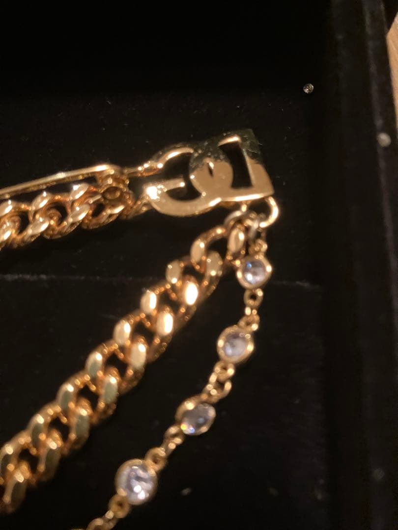 ドルチェアンドガッバーナ　ブローチ　ロゴ　ストーン　ゴールド