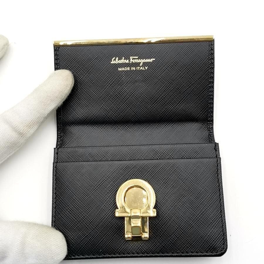 超美品 サルヴァトーレフェラガモ 名刺入れ ガンチーニ 11-25111907