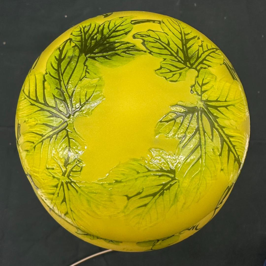 エミールガレ 真鍮台座　ランプ　1灯照明　 カメオ彫り　被せガラス 高さ32cm