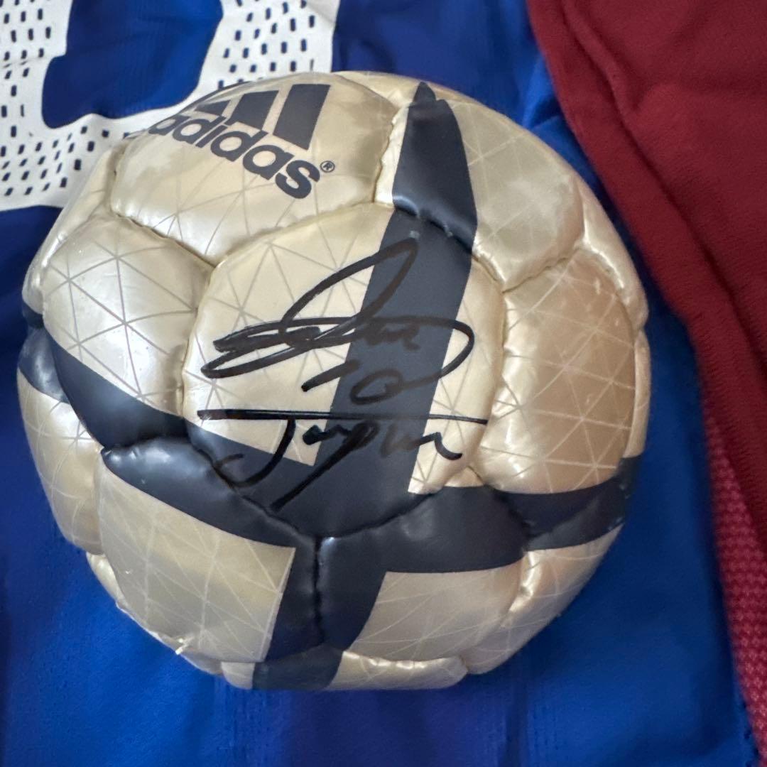 【新品・未着用】中村俊輔選手　サイン入りジャージ、パンツ、靴下、ボールセット