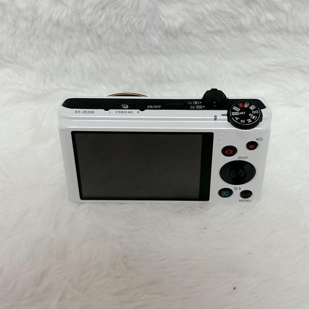 【極美品】CASIO EXILIM EX-ZR200 ホワイト