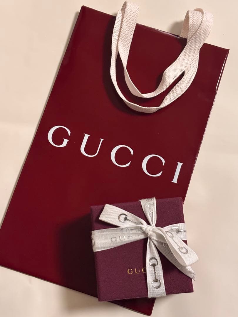 【新品】GUCCI GGロゴ クリスタルブローチ