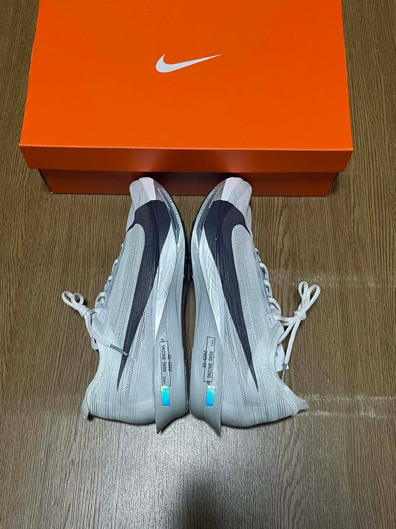 ナイキ　ランニングシューズ　ストリークフライ2 26