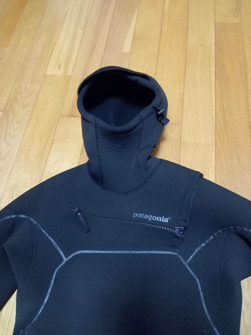 パタゴニア patagonia フルスーツ　フロントジップフード付き