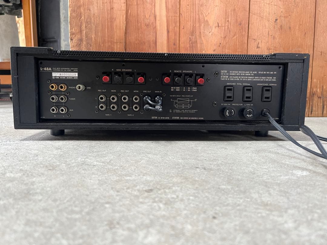 片チャンネルしか音出ません。LUXMANプリメインアンプL-48A