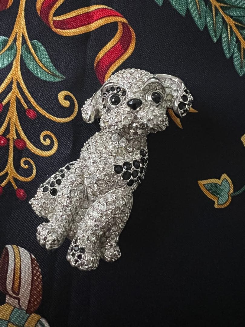 スワロフスキー☆ブローチ☆犬　DOG☆本当に可愛いです☆ダルメシアン