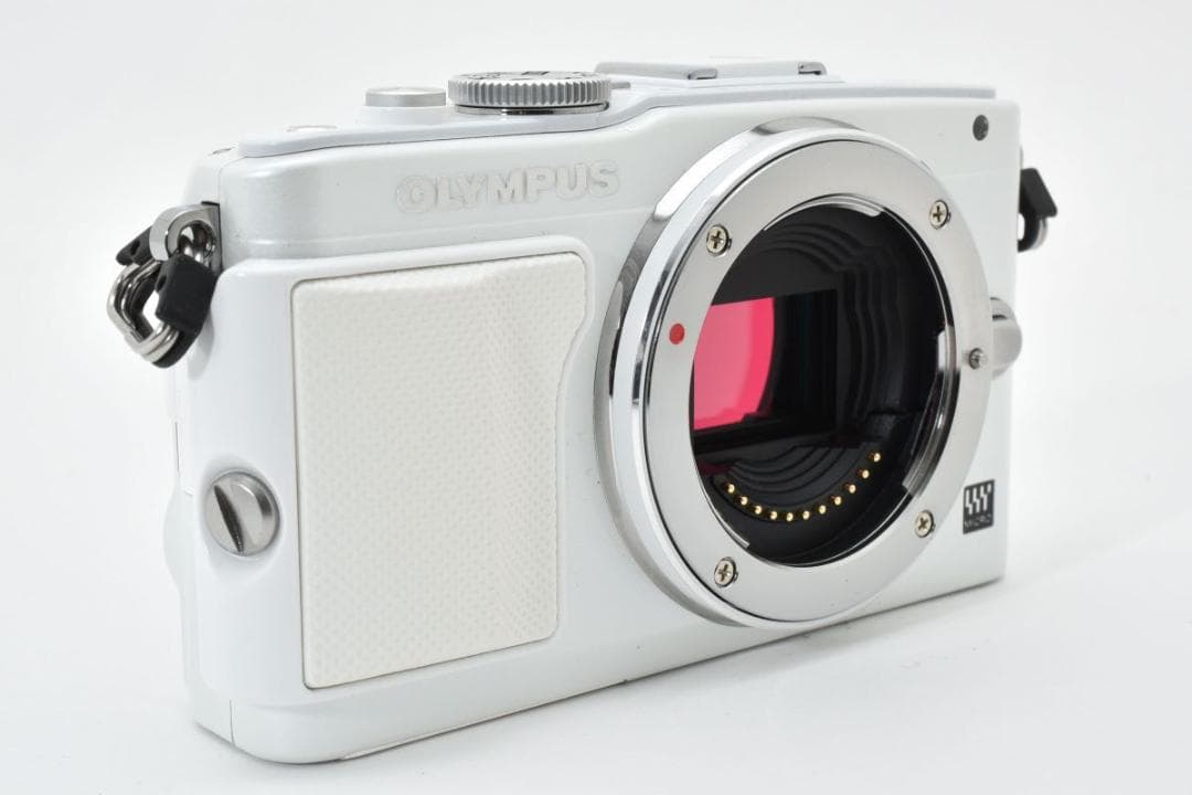 【わずか600回】 OLYMPUS PEN E-PL6 ミラーレス一眼カメラ
