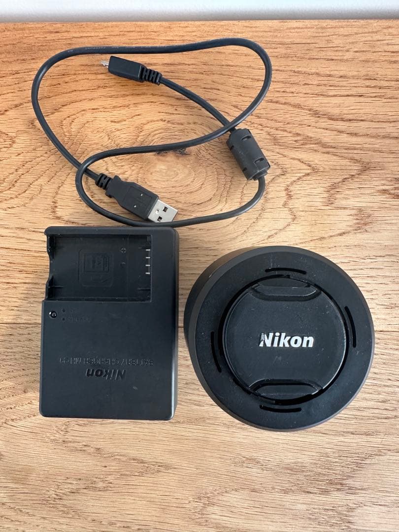 ニコン　ミラーレス一眼 Nikon 1 J4 ダブルズームキット ブラック